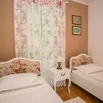 Semesterbostad With 2 Bedrooms Poreč