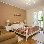 Semesterbostad With 2 Bedrooms *