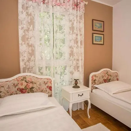 Holiday home With 2 Bedrooms Porec