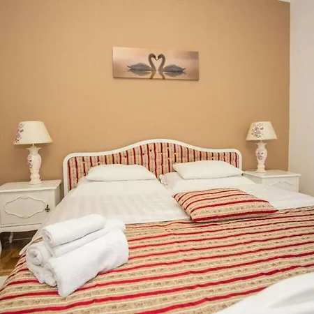With 2 Bedrooms Holiday home